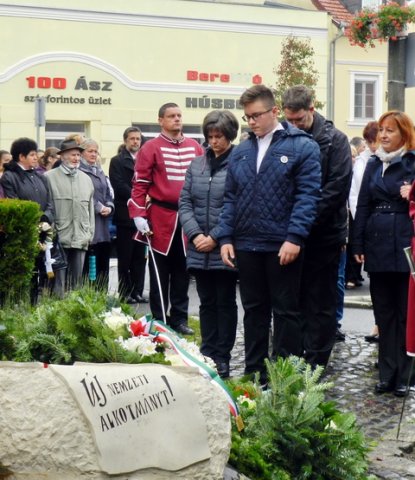 56-ra emlékeztünk 38